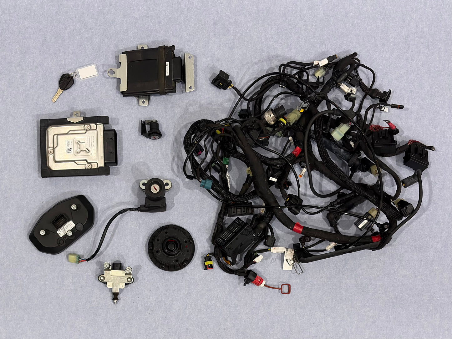 Ducati 2021 Panigale V2 OEM Full Wiring Harness & Dash Instrument Panel & Control Unit Blackbox Unit & Piattaforma Inerziale & Main Key Barrel & Seat Latch & Tank Barrel